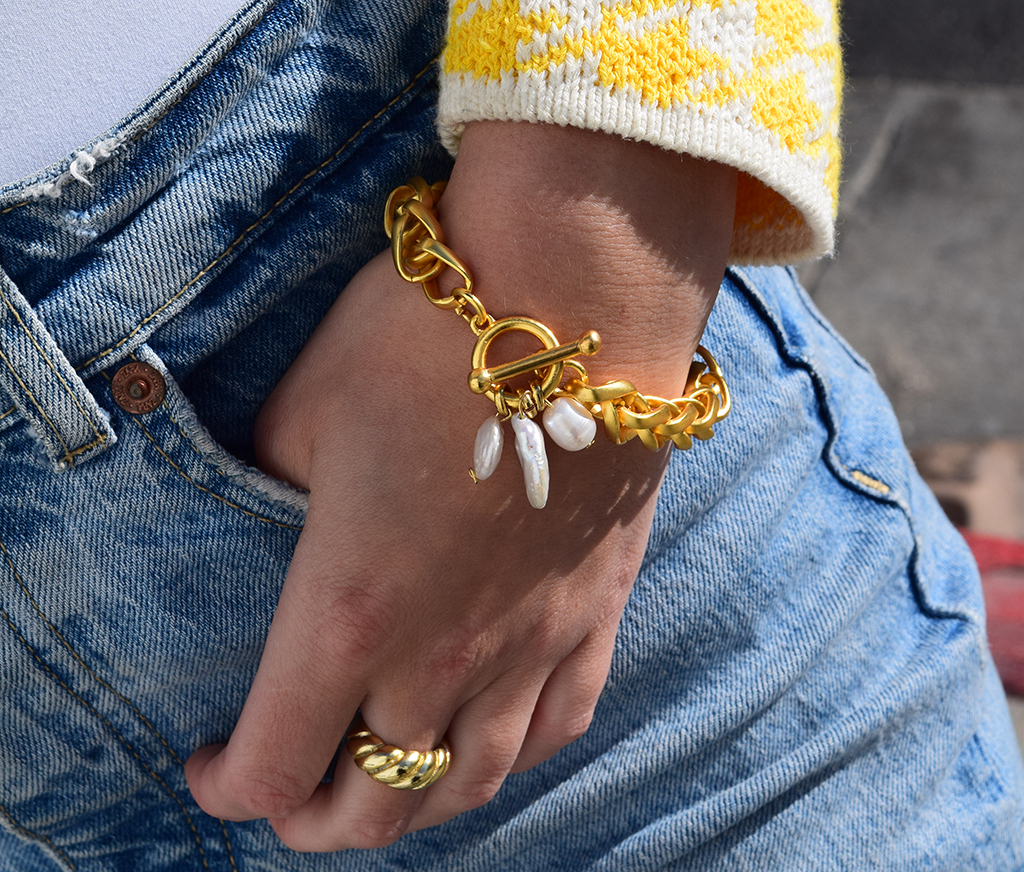 Chunky Chain Link Bracelet in Worn Gold