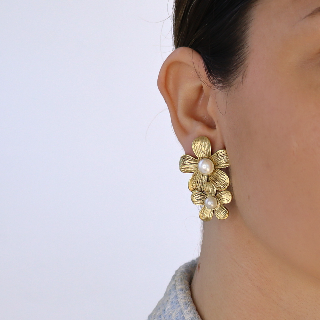 Daisy X Pearl Clip Earrings