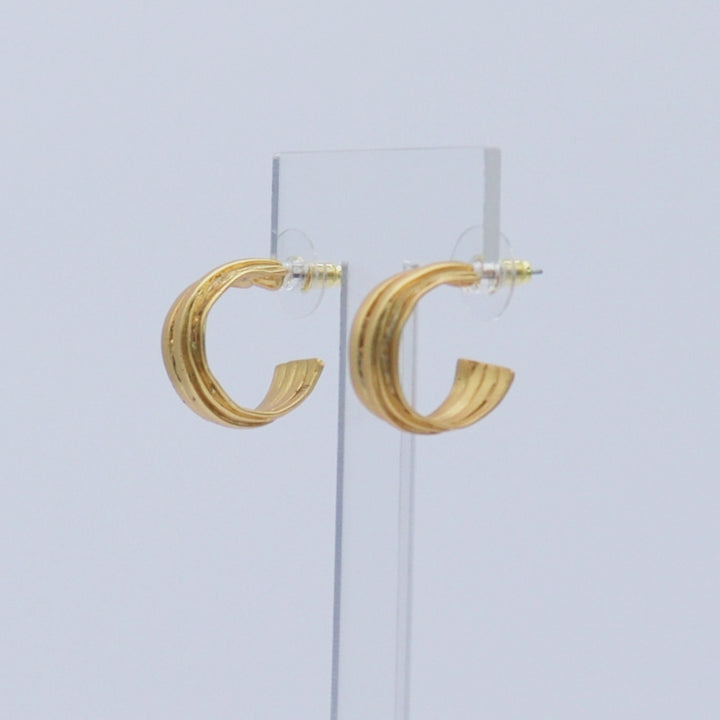 Overlap Hoop Earrings